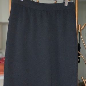St. John by Marie Gray knit skirt
